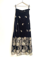 Ambi black velvet skirt and shawl set